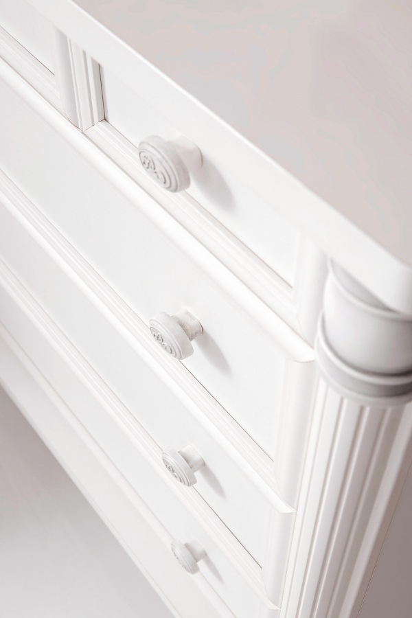 Zásuvková komoda carmen - biela.

 

Zásuvková komoda Carmen je vyrobená z kvalitného lamina.

 

Všetok nábytok patriaci do kolekcie Carmen nájdete nižšie v súvisiacich produktoch.