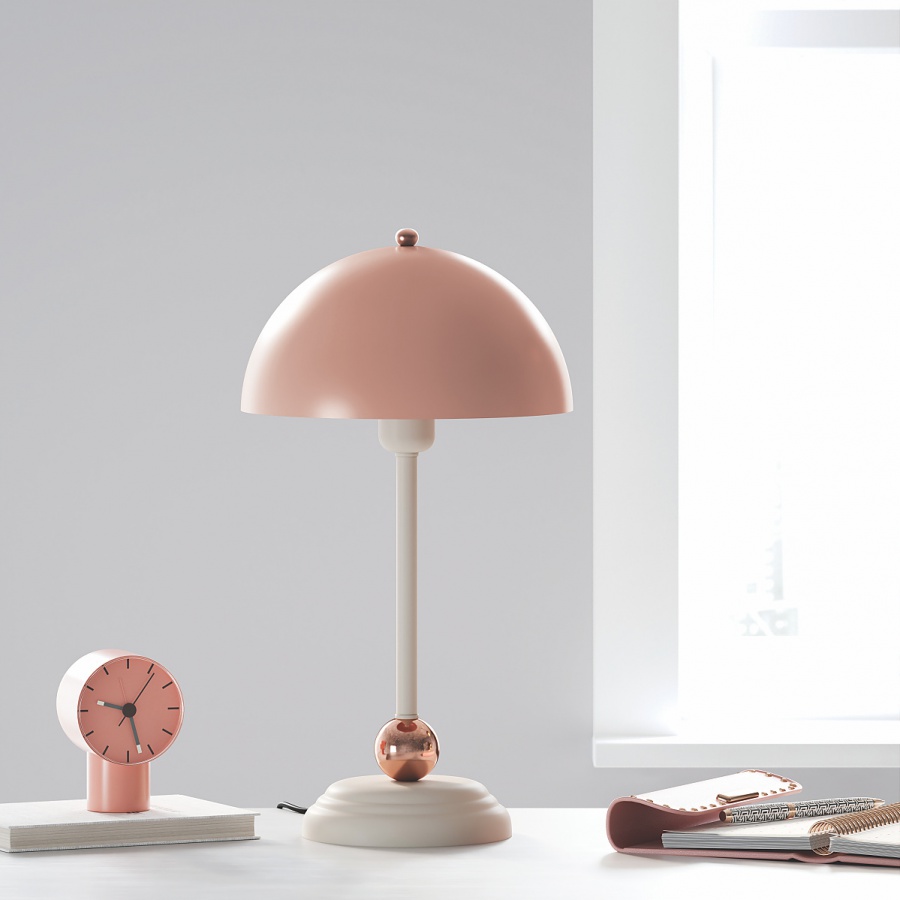 Stolová lampa beauty - béžová/ružová.

 

Pokiaľ chcete vytvoriť príjemnú atmosféru a bezpečné útočisko Vášho dietka, potom nezabudnite zakúpiť stolnú lampu.

 

Stolová lampa Beauty spĺňa všetky požiadavky EÚ na osvetlenie a je tak plne nezávadná a bezpečná.

 

Rozmery stolnej lampy Beauty sú 28x51x28cm (š, v, h).

 

Všetky produkty z kolekcie Beauty nájdete nižšie v súvisiacich produktoch.