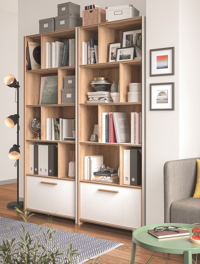 Kombinovaná knižnica dylan - biela/dub svetlý.

 

Jemný dizajn v odtieňoch bielej farby a dekoru dubového dreva je sprevádzané kvalitným spracovaním výrobcu.

Nosnosť jednotlivých políc je 25kg.

 

Rozmery kombinovanej knižnice Dylan sú 71x182x35cm (š, v, h).

 

Všetok nábytok patriaci do kolekcie Dylan nájdete nižšie v súvisiacich produktoch.