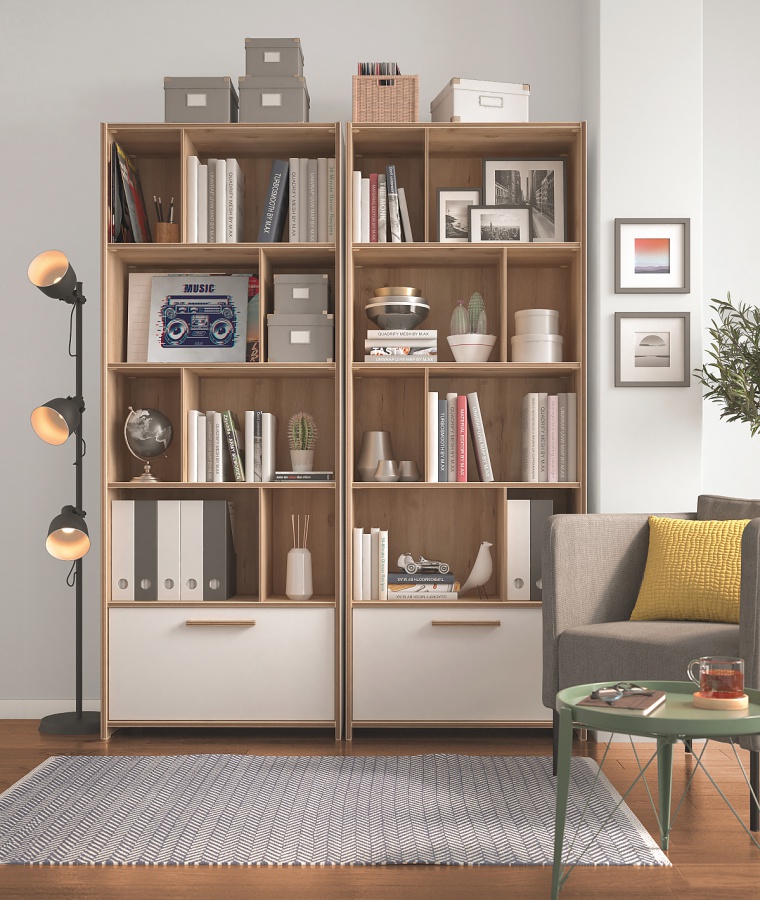 Kombinovaná knižnica dylan - biela/dub svetlý.

 

Jemný dizajn v odtieňoch bielej farby a dekoru dubového dreva je sprevádzané kvalitným spracovaním výrobcu.

Nosnosť jednotlivých políc je 25kg.

 

Rozmery kombinovanej knižnice Dylan sú 71x182x35cm (š, v, h).

 

Všetok nábytok patriaci do kolekcie Dylan nájdete nižšie v súvisiacich produktoch.