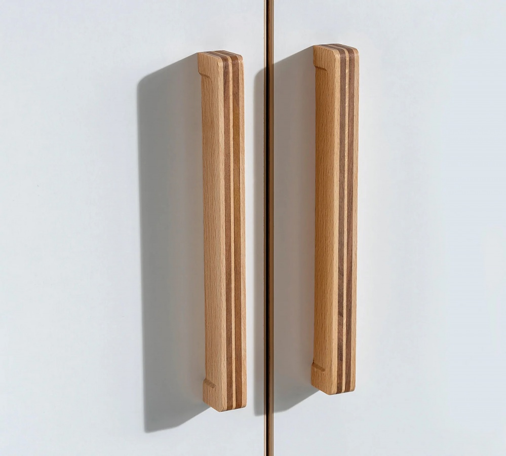 Široká zásuvková komoda dylan - biela/dub svetlý.

 

Nábytok je vyrobený z kvalitných materiálov na čele s laminátovou doskou.

 

Rozmery široké komody Dylan sú 96x83x46cm (š, v, h).

 

Všetok nábytok patriaci do kolekcie Dylan nájdete nižšie v súvisiacich produktoch.