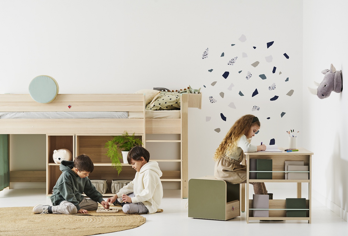 Vyvýšená posteľ fairy - dub svetlý.

 

Pomocou doplnkov posteľ ľahko premeníte na herný stan, súčasne môžete deťom nápadito vytvoriť pod posteľou úložný priestor pomocou komôd a knižníc z radu Fairy.

 

 

Rozmery vyvýšenej postele Fairy sú 102,5x111x208cm (š, v, h).

 

 

Všetky výrobky z kolekcie Fairy a vhodné matrace  nájdete nižšie v súvisiacich produktoch.


	
		
			Vyvýšená postel Fairy