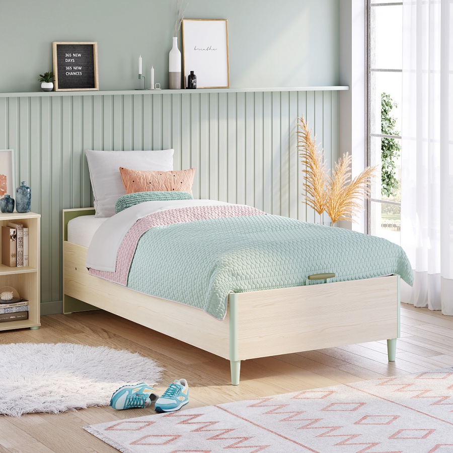 Posteľ 100x200cm s čelom a úložným priestorom fairy - dub.

 

 

Jednolôžková posteľ Fairy s kvalitným doskovým roštom poskytuje ložnú plochu 100x200cm a disponuje nosnosťou 130 kg.

 

 

K posteli patrí krásne zadné čelo, ktoré je v pravom rohu významne obohatené o USB port typu C so zapojením do zásuvky.

 

 

Rozmery postele s úložným priestorom Fairy sú 109x105x216cm (š, v, h).

 

 

Všetky produkty z kolekcie Fairy nájdete nižšie v súvisiacom tovare.