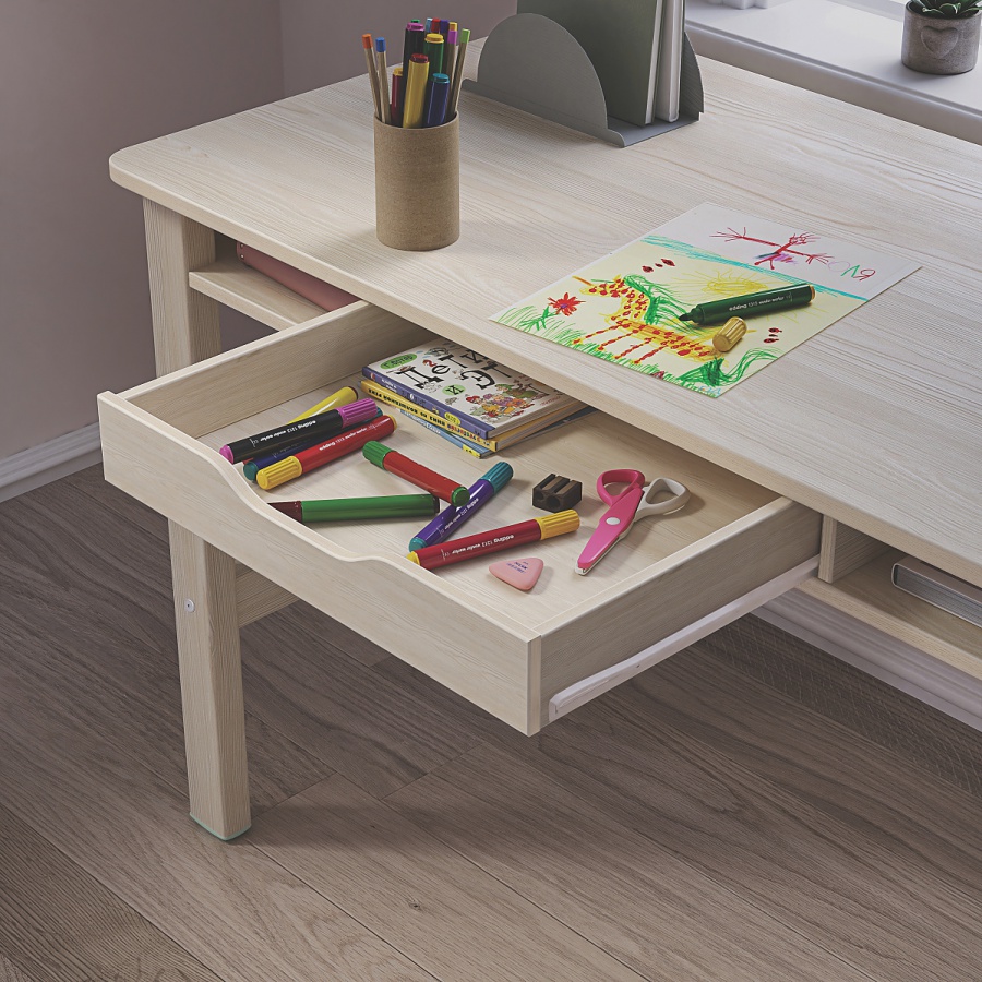 Detská izba fairy - dub svetlý/zelená.

 

Detská domčeková posteľ vytvorí v izbičke vašej ratolesti jedinečné prostredie.

 

Bežná domčeková posteľ získa oveľa zábavnejší a originálnejší vzhľad so strieškou v zelenej farbe.

 

Zábrana na posteľ je navrhnutá tak, aby poskytla dostatok bezpečia pri divokých snoch alebo hrátkach vášho dieťaťa.

 

Detská izba sa skladá z týchto prvkov:


	Detský písací stôl Fairy - 116x73x59,5cm (š, v, h)
	Domčeková posteľ Fairy II – 95,3x167,5x213cm (š, v, h)
	2x zábrana na posteľ Fairy II - 72x31x2,5cm (š, v, h)
	Strieška na domčekovú posteľ Fairy II - 198x140cm (d, š)


 

Všetky produkty z kolekcie Fairy nájdete nižšie v súvisiacich produktoch.