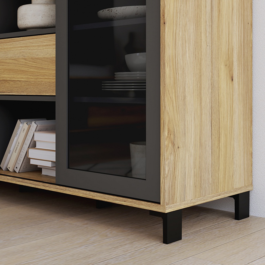 Komoda bez osvetlenia caine - dub mauvella/šedá.

 

Korpus komody je tvorený laminom s hrúbkou 1,8cm, dvierka, zásuvky a priečky tvorí lamino s hrúbkou 1,5cm.

Výhodou komody sú aj nožičky, ktoré uľahčia upratovanie, pretože pri výške 8cm nie je problém sa pod komodu dostať.

 

Rozmery komody Caine bez osvetlenia sú 147x82,4x42cm (š, v, h,).

 

Všetky produkty z kolekcie Caine nájdete nižšie v súvisiacich produktoch.