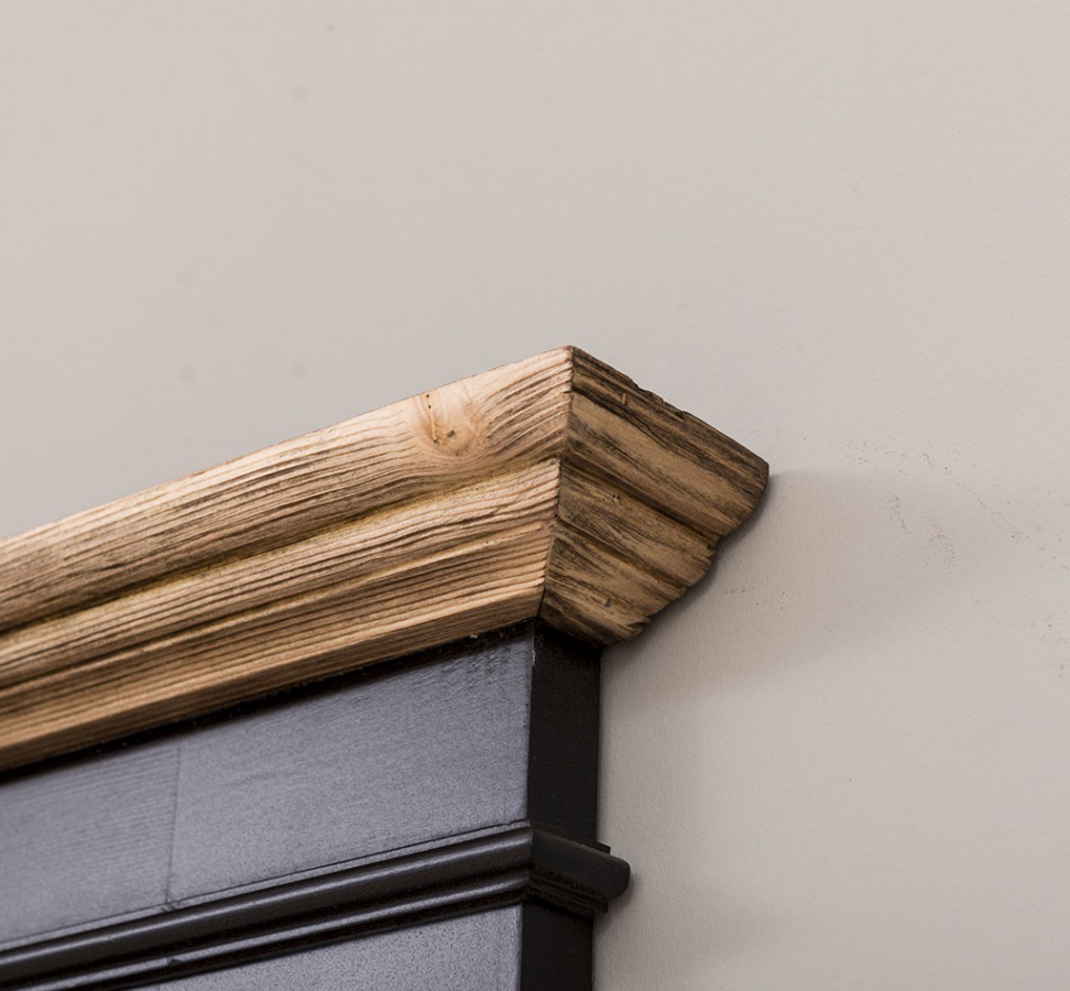 Kúpeľňové zrkadlo ava 138b - čierna/hnedá.

 

Vyrezávané detaily vdýchnu Vašej kúpeľni dušu a štýl.

 

Povrch zrkadla je ošetrený farebným náterom v odtieni P003.

 

Ak preferujete tradičné prevedenie a poctivú prácu bez kompromisov, potom je pre Vás nesmrteľný masívny nábytok tou pravou voľbou.

 

Rozmery kúpeľňového zrkadla Ava 138B sú 151x95x8cm (š, v, h).

 

Pre kompletnú ponuku masívneho nábytku od tohto výrobcu kliknite TU.

 

Farba na fotografii sa môže ľahko líšiť oproti reálnemu výrobku. Príčinou môže byť zobrazovanie farieb monitora či rôzne nasvietenie výrobkov pri fotení.




Z dôvodu výroby masívneho nábytku na zákazku, sme nútení požadovať od zákazníka zálohu v minimálnej výške 30% z ceny nábytku.