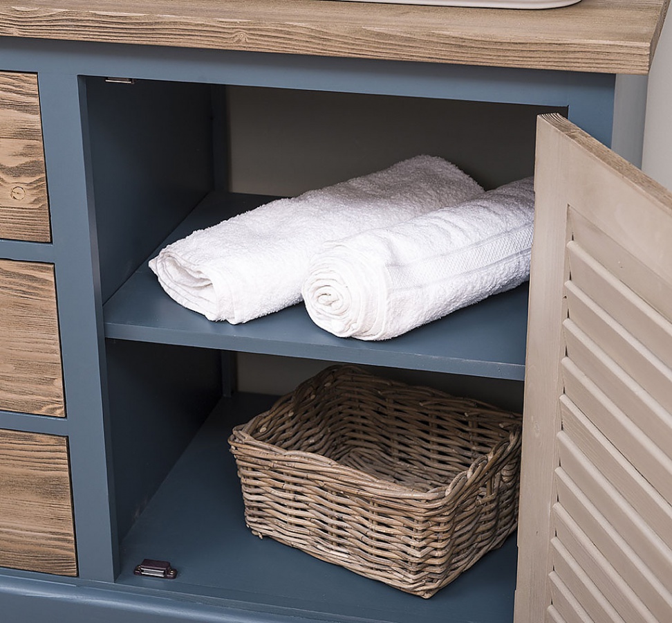 Kúpeľňová skrinka pre 2 umývadlá damiano 665 - modrá/hnedá.

 

Priestranná kúpeľňová skrinka bola navrhnutá s ohľadom na potreby modernej domácnosti.

 

Povrch skrinky je ošetrený farebným náterom v odtieni P051.

 

Investícia, ktorá sa oplatí nielen pre Váš úplný komfort, ale aj celkovú atmosféru domova.

 

Rozmery kúpeľňovej skrinky pre 2 umývadlá Damiano 665 sú 150x75x51cm (š, v, h).

 

Pre kompletnú ponuku masívneho nábytku od tohto výrobcu kliknite TU.

 

Farba na fotografii sa môže ľahko líšiť oproti reálnemu výrobku. Príčinou môže byť zobrazovanie farieb monitora či rôzne nasvietenie výrobkov pri fotení.




Z dôvodu výroby masívneho nábytku na zákazku, sme nútení požadovať od zákazníka zálohu v minimálnej výške 30% z ceny nábytku.