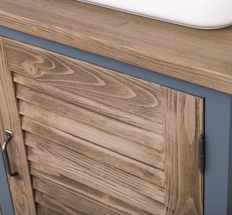 Kúpeľňová skrinka pre 2 umývadlá damiano 665 - modrá/hnedá.

 

Priestranná kúpeľňová skrinka bola navrhnutá s ohľadom na potreby modernej domácnosti.

 

Povrch skrinky je ošetrený farebným náterom v odtieni P051.

 

Investícia, ktorá sa oplatí nielen pre Váš úplný komfort, ale aj celkovú atmosféru domova.

 

Rozmery kúpeľňovej skrinky pre 2 umývadlá Damiano 665 sú 150x75x51cm (š, v, h).

 

Pre kompletnú ponuku masívneho nábytku od tohto výrobcu kliknite TU.

 

Farba na fotografii sa môže ľahko líšiť oproti reálnemu výrobku. Príčinou môže byť zobrazovanie farieb monitora či rôzne nasvietenie výrobkov pri fotení.




Z dôvodu výroby masívneho nábytku na zákazku, sme nútení požadovať od zákazníka zálohu v minimálnej výške 30% z ceny nábytku.