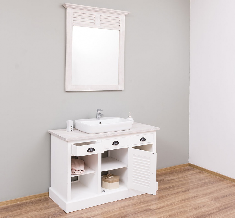 Kúpeľňová zostava lisi 666 - biela.

 

Obdĺžnikový tvar zrkadla je ideálnou voľbou do kúpeľne každého interiéru.

 

Kúpeľňová skrinka Vás na prvý pohľad oslní svojim rustikálnym vzhľadom.

 

Povrch skrinky je ošetrený farebným náterom v odtieni P004.

 

Kúpeľňová zostava sa skladá z týchto prvkov:


	Kúpeľňové zrkadlo Lisi 670 - 90x100x8cm (š, v, h)
	Kúpeľňová skrinka na umývadlo Lisi 666 - 120x75x51cm (š, v, h)


 

Umývadlo, batéria či kovový výpust nie sú súčasťou a je potrebné ich zakúpiť samostatne.

 

Pre kompletnú ponuku masívneho nábytku od tohto výrobcu kliknite TU.

 

Farba na fotografii sa môže ľahko líšiť oproti reálnemu výrobku. Príčinou môže byť zobrazovanie farieb monitora či rôzne nasvietenie výrobkov pri fotení.




Z dôvodu výroby masívneho nábytku na zákazku, sme nútení požadovať od zákazníka zálohu v minimálnej výške 30% z ceny nábytku.