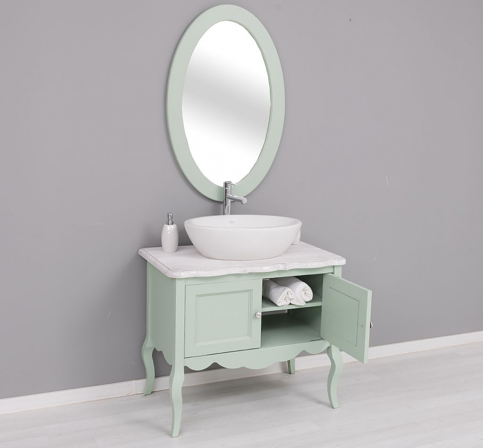 Malá kúpeľňová zostava lady 711 - zelená/biela.

 

Hoci moderný design domova patrí medzi najvyhľadávanejšie, tak to neznamená, že by bol rustikálny štýl nábytku utláčaný.

 

Kúpeľňová skrinka Lady Vás hneď na prvý pohľad zaujme svojim vzhľadom.

 

Oválne kúpeľňové zrkadlo svojim minimalistickým vzhľadom doťahuje zostavu k dokonalosti.

 

Milovníkov farebného nábytku poteší kombinácia mentolovej farby so svetlým dekórom dreva.

 

Povrch skrinky je ošetrený farebným náterom v odtieni P092.

 

Umývadlo, batéria či kovový výpust nie sú súčasťou a je potrebné ich zakúpiť samostatne.

 

Malá kúpeľňová zostava sa skladá z týchto prvkov:


	Kúpeľňová skrinka pre umývadlo Lady 711 - 90x75x54cm (š, v, h)
	Oválne kúpeľňové zrkadlo Lady 575 - 65x100x3cm (š, v, h)


 

Pre kompletnú ponuku masívneho nábytku od tohto výrobcu kliknite TU.

 

Farba na fotografii sa môže ľahko líšiť oproti reálnemu výrobku. Príčinou môže byť zobrazovanie farieb monitora či rôzne nasvietenie výrobkov pri fotení.




Z dôvodu výroby masívneho nábytku na zákazku, sme nútení požadovať od zákazníka zálohu v minimálnej výške 30% z ceny nábytku.