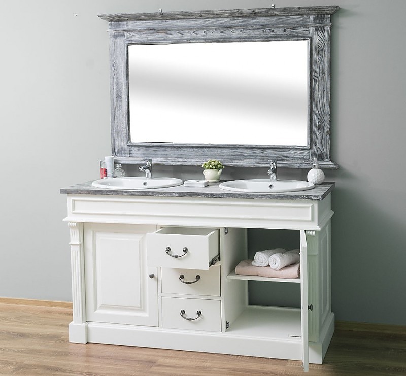 Kúpeľňová zostava pre 2 umývadlá ava 4001 - biela/šedá.

 

Luxusná kúpeľňová skrinka z poctivého borovicového dreva Vás poteší svojim sofistikovaným vzhľadom a praktickým rozložením úložného priestoru.

 

Vyrezávané detaily zrkadla vdýchnu Vašej kúpeľni dušu a štýl.

 

Kombinácia šedej a bielej farby je nadčasová a obľúbená.

 

Povrch skrinky je ošetrený farebným náterom v odtieni P039.

 

Kúpeľňová zostava pre 2 umývadlá sa skladá z týchto prvkov:


	Kúpeľňová skrinka pre 2 umývadlá Ava 4001 - 150x91x51cm (š, v, h)
	Kúpeľňové zrkadlo Ava 138B - 151x95x8cm (š, v, h)


 

Umývadlá, batérie či kovový výpust nie sú súčasťou a je potrebné ich zakúpiť samostatne.

 

Pre kompletnú ponuku masívneho nábytku od tohto výrobcu kliknite TU.

 

Farba na fotografii sa môže ľahko líšiť oproti reálnemu výrobku. Príčinou môže byť zobrazovanie farieb monitora či rôzne nasvietenie výrobkov pri fotení.




Z dôvodu výroby masívneho nábytku na zákazku, sme nútení požadovať od zákazníka zálohu v minimálnej výške 30% z ceny nábytku.