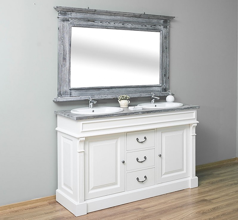 Kúpeľňová zostava pre 2 umývadlá ava 4001 - biela/šedá.

 

Luxusná kúpeľňová skrinka z poctivého borovicového dreva Vás poteší svojim sofistikovaným vzhľadom a praktickým rozložením úložného priestoru.

 

Vyrezávané detaily zrkadla vdýchnu Vašej kúpeľni dušu a štýl.

 

Kombinácia šedej a bielej farby je nadčasová a obľúbená.

 

Povrch skrinky je ošetrený farebným náterom v odtieni P039.

 

Kúpeľňová zostava pre 2 umývadlá sa skladá z týchto prvkov:


	Kúpeľňová skrinka pre 2 umývadlá Ava 4001 - 150x91x51cm (š, v, h)
	Kúpeľňové zrkadlo Ava 138B - 151x95x8cm (š, v, h)


 

Umývadlá, batérie či kovový výpust nie sú súčasťou a je potrebné ich zakúpiť samostatne.

 

Pre kompletnú ponuku masívneho nábytku od tohto výrobcu kliknite TU.

 

Farba na fotografii sa môže ľahko líšiť oproti reálnemu výrobku. Príčinou môže byť zobrazovanie farieb monitora či rôzne nasvietenie výrobkov pri fotení.




Z dôvodu výroby masívneho nábytku na zákazku, sme nútení požadovať od zákazníka zálohu v minimálnej výške 30% z ceny nábytku.