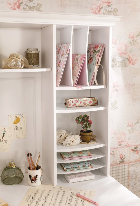 Písací stôl s nadstavcom ema - biela.

 

Akonáhle skončí školské leta, nastáva čas povinností.

 

Písací stôl s nadstavcom Ema je vyrobený z kvalitného lamina a MDF.

 

Rozmery písacieho stola s nástavcom Ema sú 112x169x61cm (š, v, h).

 

Všetok nábytok patriaci do kolekcie Ema nájdete nižšie v súvisiacich produktoch.