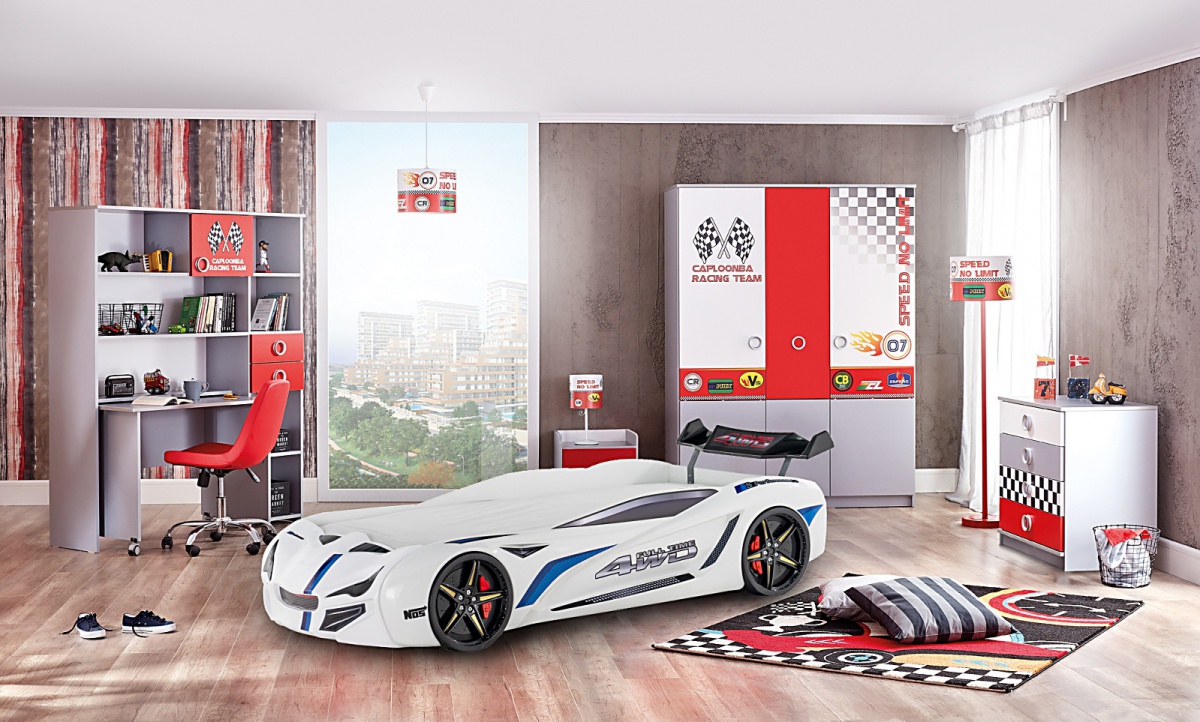 Detská izba ii grand prix - šedá/červená/biela.

 

Triumfálnym prvkom skvostnej zostavy je luxusná posteľ v prevedení auta, ktorá realistickým spracovaním spôsobí radosť každému chlapcovi. Trojrozmerné kolesá a reliéfna štruktúra dávajú jedinečný vzhľad.

 

Zaujímavým prvkom je aj písací stôl poskytujúci perfektné zázemie pre štúdium aj zábavu.

 

Trojdverová šatníková skriňa verne prináša závodnú atmosféru a miestnosť oživuje mnohými farbami.

 

Detská komoda so štyrmi farebnými šuplíkmi a vzorom šachovnice poskytuje živý vzhľad a veľkú úložnú kapacitu.

 

Zostavu dolaďuje nočný stolík v atraktívnej kombinácii šedej a červenej farby.

 

Detská izba Grand Prix - šedá/červená/biela sa skladá z týchto prvkov:


	Posteľ auto 90x190 Grand Prix - biela - 124x62x240cm (š, v, h)
	Písací stôl s knižnicou Grand Prix - 141x173x60cm (š, v, h)
	Šatníková skriňa 3D Grand Prix - 140x193x57cm (š, v, h)
	Detská komoda Grand Prix - 80x61x48cm (š, v, h)
	Detský nočný stolík Grand Prix - 47x35x40cm (š, v, h)



Všetok nábytok patriaci do kolekcie Grand Prix nájdete nižšie v súvisiacom tovare.