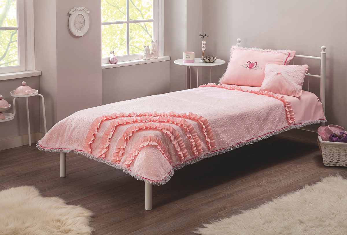 Prikrývka cez posteľ 90-100cm ballerina - ružová.

 

Rozmery prehozu na posteľ Ballerina sú 135x230cm, obliečky na vankúš 50x70cm, dekoračného vankúšika 40x40cm 

 

Všetky ďalšie odporúčané produkty nájdete v súvisiacom tovaru nižšie.