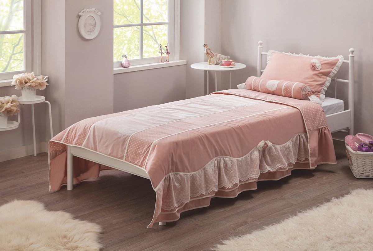 Prikrývka cez posteľ 120cm ballerina s volánkmi - lososová.

 

Rozmery prehozu na posteľ Ballerina sú 220x230cm, obliečky na vankúš 50x70cm, dekoračného vankúšika 15x70cm 

 

Všetky ďalšie odporúčané produkty nájdete v súvisiacom tovaru nižšie.