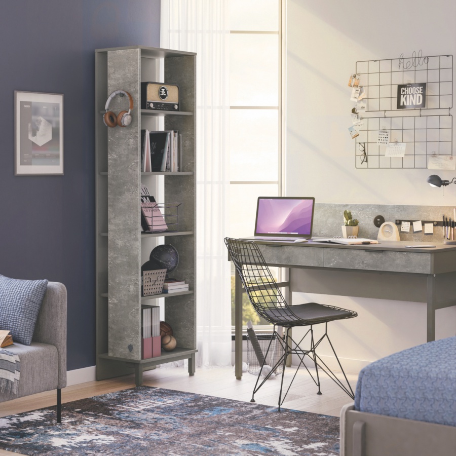 Študijný kút pluto - šedá/čierna.

 

Knižnica má atraktívny dizajn, ktorý je spestrený tým, že bočné dosky nepokrývajú celú hĺbku.

 

Písací stôl je veľmi múdro riešený a poskytuje mladému študentovi špičkové zázemie.

 

Široká polica je ideálnou voľbou nielen do študentských izieb a pracovní, ale veľkú parádu urobí aj v predsieni či obývačke.

 

Študijný kút sa skladá z týchto prvkov:


	Knižnica Pluto - 52x180x32cm (š, v, h)
	Písací stôl s nástavcom a USB portom Pluto - 128,2x96x61cm (š, v, h)
	Široká polica Pluto - 114x39x21cm (š, v, h)


 

Všetky produkty z kolekcie Pluto nájdete nižšie v súvisiacich produktoch.