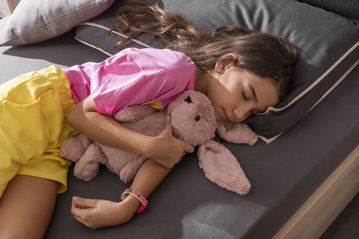 Posteľná súprava 120x200cm colin - šedá/béžová.

 

Posteľný set Colin obsahuje:


	Prikrývka na posteľ – 180x228cm
	Prestieradlo - 172x252cm
	Vankúš - 45x75cm


 

Celý set bol vyrobený zo 100% bavlny.

 

Všetky produkty z kolekcie Colin nájdete nižšie v súvisiacich produktoch.