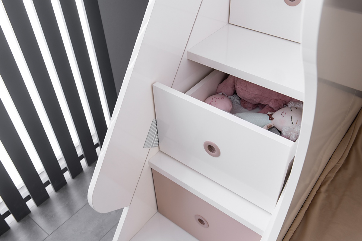 Poschodová posteľ 90x190 andy - béžová.

 

Poschodová posteľ Andy 90x190 je veľmi praktická a funkčná.

Schodíky je možné pri montáži umiestniť na ľavú alebo pravú stranu.

 

Rozmery poschodovej postele 90x190 Andy sú 107x164x237cm  (š, v, h).

 

Ďalšie výrobky z kolekcie Andya vhodné matrace  nájdete nižšie alebo sa pozrite na širokú ponuku postelí na našich stránkach.