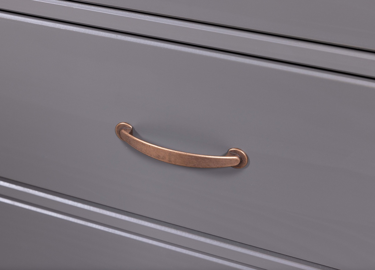 Vysoká vitrína z masívu weston - šedá/hnedá.

 

Vysoká vitrína je štýlovým kúskom, ktorý si zamilujete nielen pre jej vzhľad, ale predovšetkým pre praktickosť.

 

Rozmery vysokej vitríny Weston sú 90x190x38cm (š, v, h).

 

Všetky produkty z kolekcie Weston nájdete nižšie v súvisiacich produktoch.