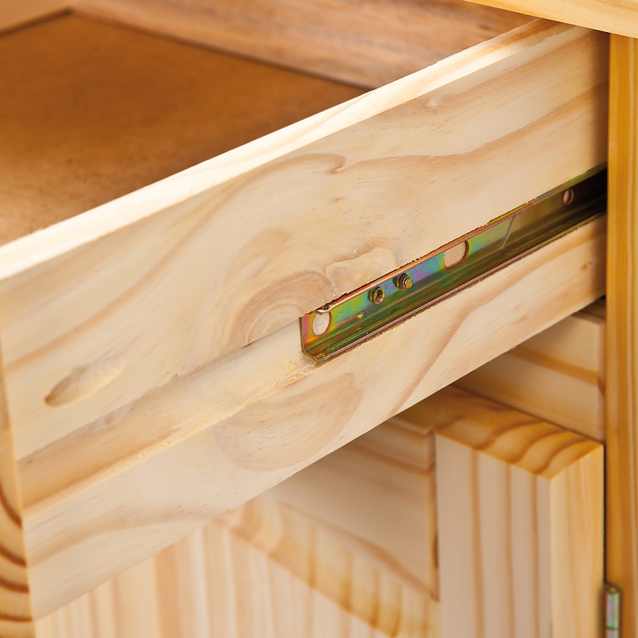 Kombinovaná komoda z masívu sorano - borovica.

 

Kombinovaná komoda je snáď najobľúbenejším typom komody.

 

Rozmery kombinovanej komody Sorano sú 88x87x43cm (š, v, h).

 

Všetky produkty z kolekcie Sorano nájdete nižšie v súvisiacich produktoch.