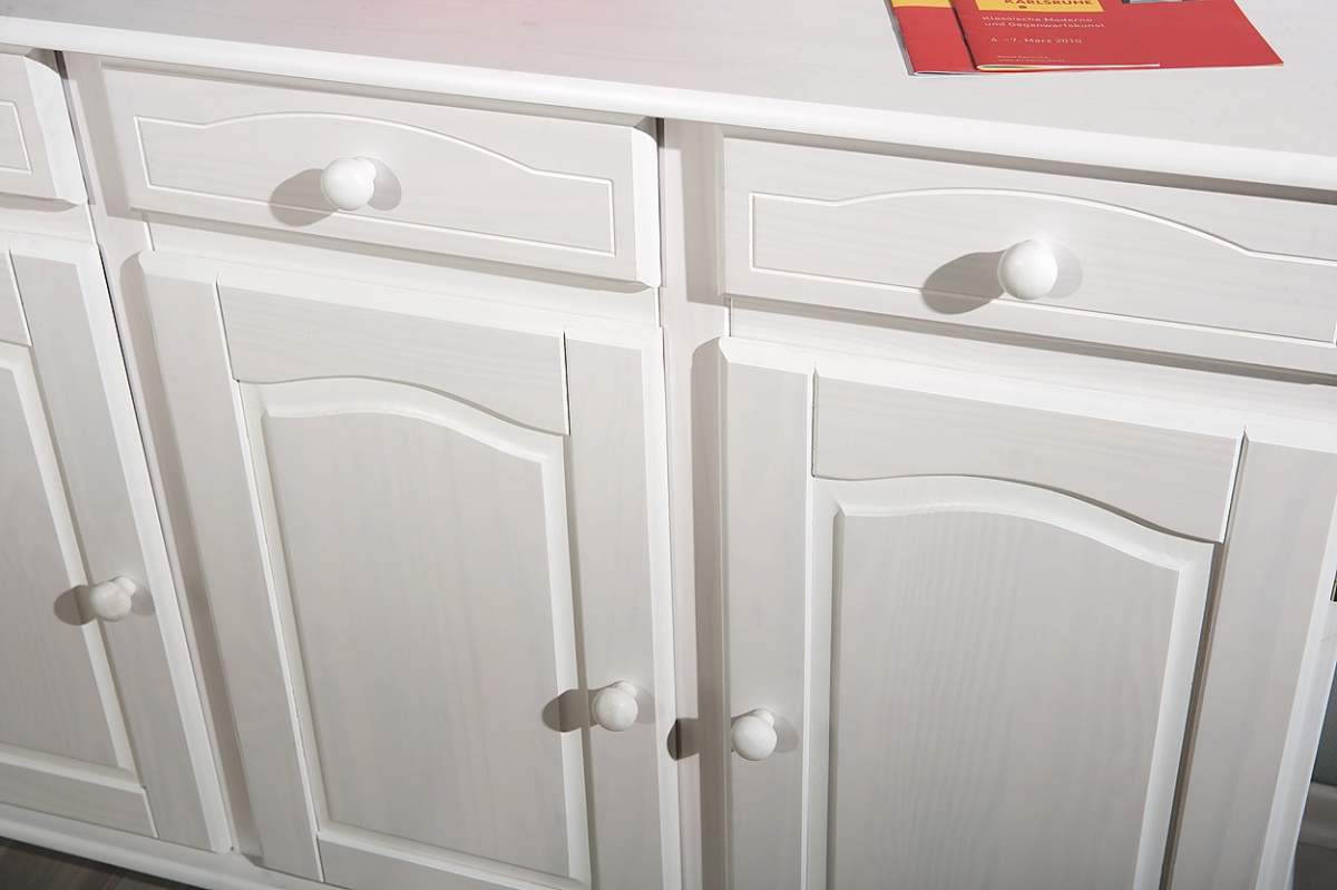 Široká kombinovaná komoda z masívu sorano - biela.

 

Kombinovaná komoda je snáď najobľúbenejším typom komody.

 

Rozmery širokej kombinovanej komody Sorano sú 130x87x43cm (š, v, h).

 

Všetky produkty z kolekcie Sorano nájdete nižšie v súvisiacich produktoch.