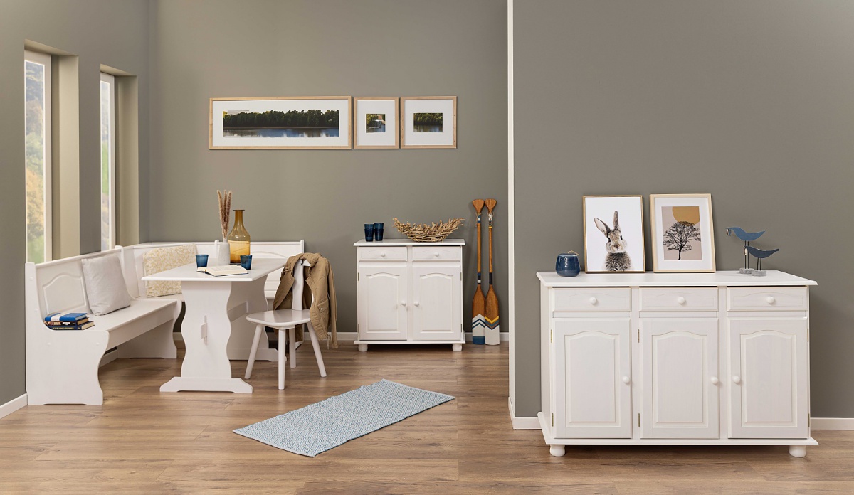 Široká kombinovaná komoda z masívu sorano - biela.

 

Kombinovaná komoda je snáď najobľúbenejším typom komody.

 

Rozmery širokej kombinovanej komody Sorano sú 130x87x43cm (š, v, h).

 

Všetky produkty z kolekcie Sorano nájdete nižšie v súvisiacich produktoch.