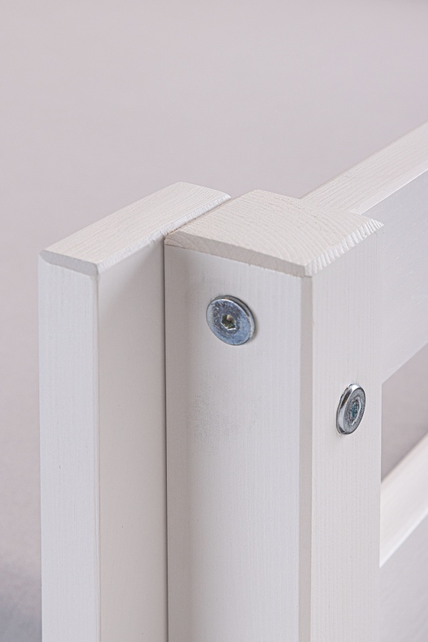 Poschodová posteľ z masívu 90x200cm sully - biela.

 

Poschodové postele sú vďaka svojej praktickosti obľúbené a patria medzi najpredávanejšie kúsky.

 

Rozmery poschodovej postele 90x200cm Sully sú 96x150x207cm (š, v, h).

 

Všetky produkty z kolekcie Sully a vhodné matrace nájdete nižšie v súvisiacich produktoch.