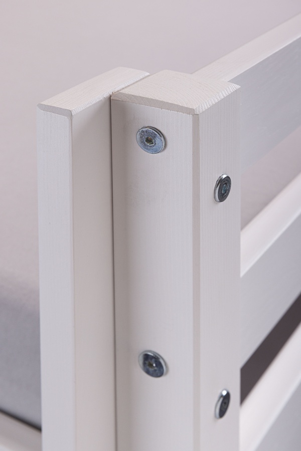 Poschodová posteľ z masívu 90x200cm sully - biela.

 

Poschodové postele sú vďaka svojej praktickosti obľúbené a patria medzi najpredávanejšie kúsky.

 

Rozmery poschodovej postele 90x200cm Sully sú 96x150x207cm (š, v, h).

 

Všetky produkty z kolekcie Sully a vhodné matrace nájdete nižšie v súvisiacich produktoch.