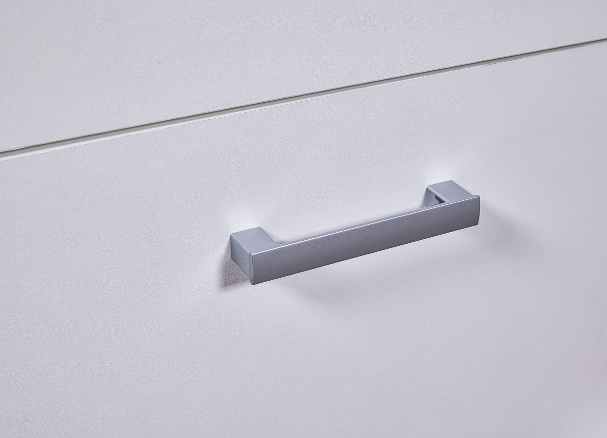 Manželská posteľ 140x200cm s výsuvnými nočnými stolíkmi a úložným.

 

Rozmery manželskej postele 140x200cm s výsuvnými nočnými stolíkmi a úložným priestorom Skye sú 144,4x83,3x205,4cm (š, v, h).

 

Všetky produkty z kolekcie Skye nájdete nižšie v súvisiacich produktoch.