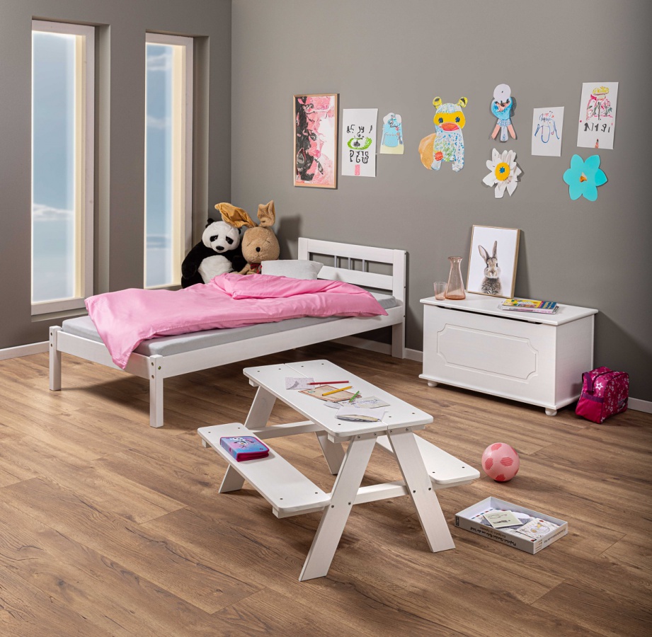 Posteľ z masívu 90x200cm owen - biela.

 

Rozmery postele z masívu 90x200cm Owen sú 96x72x205cm (š, v, h).

 

Všetky produkty z kolekcie Owen nájdete nižšie v súvisiacich produktoch.