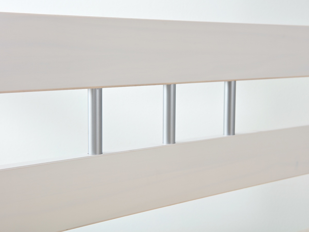 Posteľ z masívu 90x200cm owen - biela.

 

Rozmery postele z masívu 90x200cm Owen sú 96x72x205cm (š, v, h).

 

Všetky produkty z kolekcie Owen nájdete nižšie v súvisiacich produktoch.