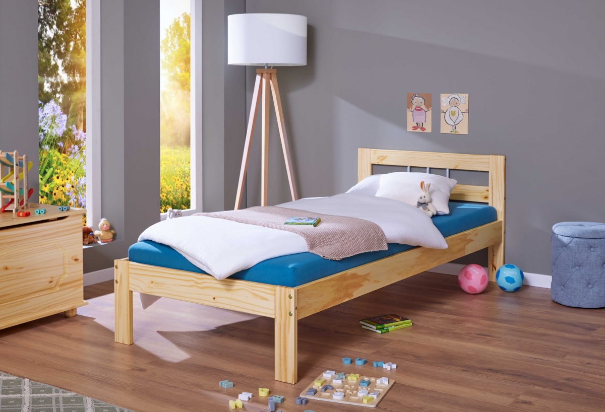 Posteľ z masívu 90x200cm owen - borovice.

 

Rozmery postele z masívu 90x200cm Owen sú 96x72x205cm (š, v, h).

 

Všetky produkty z kolekcie Owen nájdete nižšie v súvisiacich produktoch.