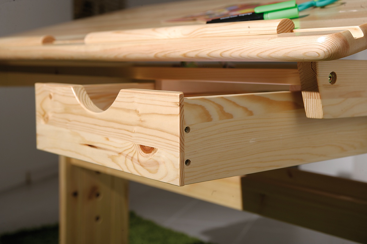 Detský funkčný stôl z masívu so zásuvkou kelly - borovica.

 

Rozmery detského funkčného stola so zásuvkou Kelly sú 109x63-96x55cm (š, v, h).

 

Ďalšie písacie stoly od rovnakého výrobcu nájdete nižšie v súvisiacich produktoch.