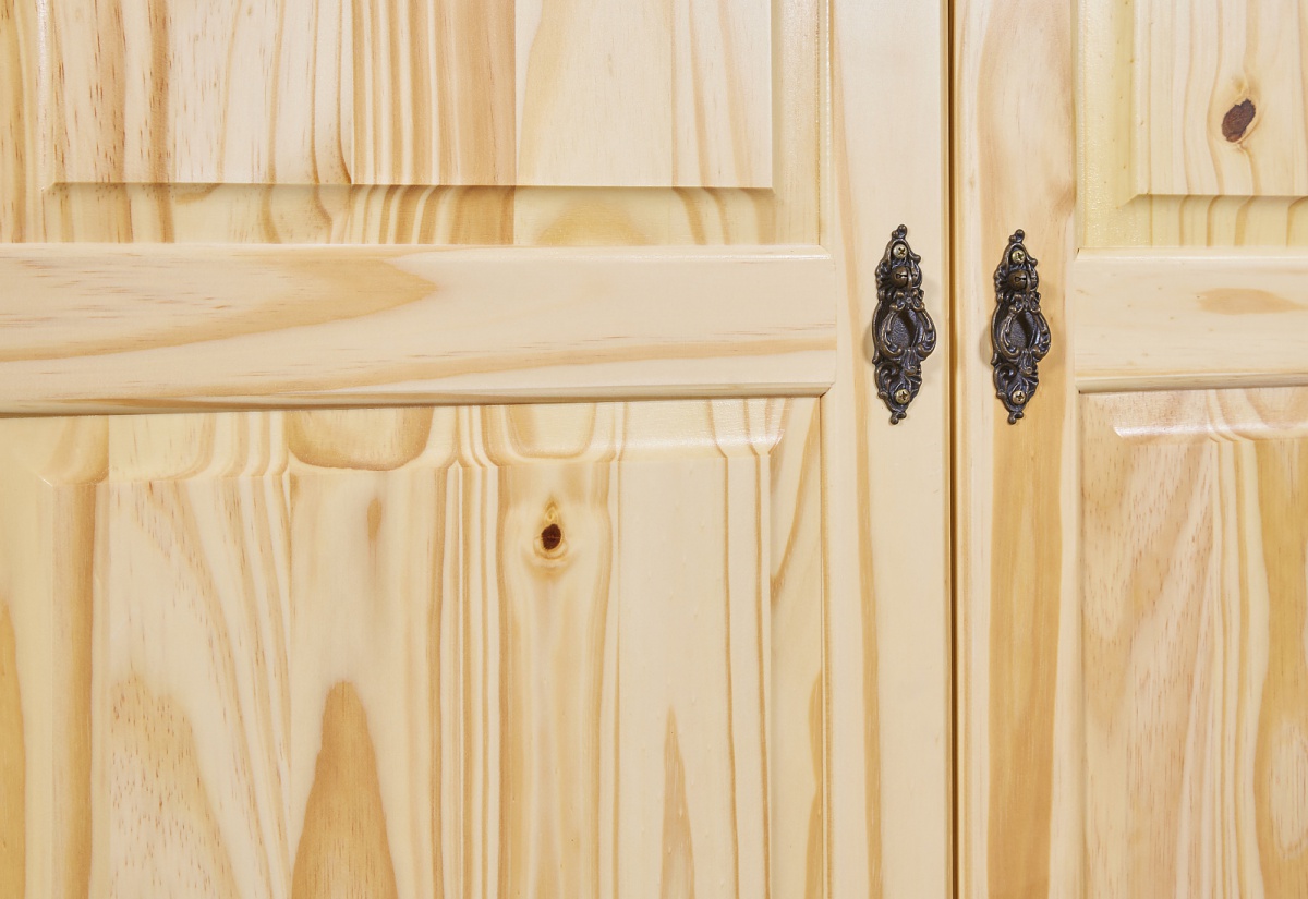 Trojdverová šatníková skriňa z masívu zorina - borovica.

 

Masívna trojdverová šatníková skriňa je elegantná na pohľad a neuveriteľne praktická vo vnútri.

 

Rozmery trojdverovej šatníkovej skrine Zorina sú 150x180x56cm (š, v, h).

 

Všetky produkty z kolekcie Zorina nájdete nižšie v súvisiacich produktoch.