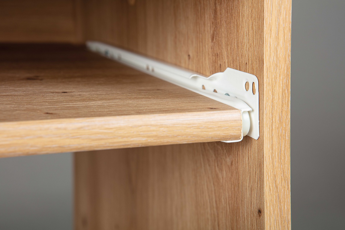 Pc stôl na kolieskach petrus - dub artisan.

 

Niekedy nemáte miesta nazvyš, a tak hľadáte praktické kúsky, ktoré splnia svoj účel na 100%, ale navyše nebudú zaberať príliš priestoru. PC stôl z kolekcie Petrus sa tak stáva ideálnym kúskom do každej domácnosti.

 

Rozmery PC stola na kolieskach Petrus sú 80x75x50cm (š, v, h).

 

Všetky produkty z kolekcie Petrus nájdete nižšie v súvisiacich produktoch.