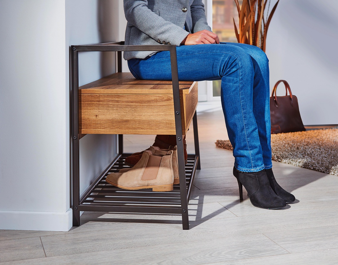 Topánková lavica s úložným priestorom smith - šedá/dub.

 

Rozmery botníkovej lavice s úložným priestorom Smith sú 90x61x39cm (š, v, h).

 

Ďalšie botníky od rovnakého výrobcu nájdete nižšie v súvisiacich produktoch.