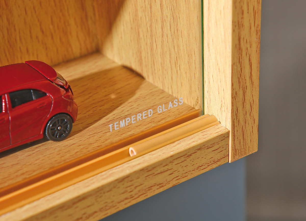 Nástenná vitrína miller - borovica.

 

Rozmery nástennej vitríny Miller sú 80x60x9,5cm (š, v, h).

 

Všetky produkty z kolekcie Miller nájdete nižšie v súvisiacich produktoch.