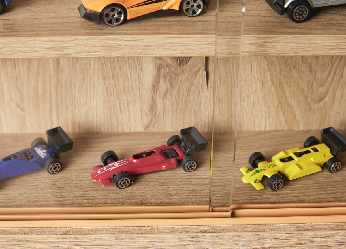 Nástenná vitrína miller - dub artisan.

 

Rozmery nástennej vitríny Miller sú 80x60x9,5cm (š, v, h).

 

Všetky produkty z kolekcie Miller nájdete nižšie v súvisiacich produktoch.