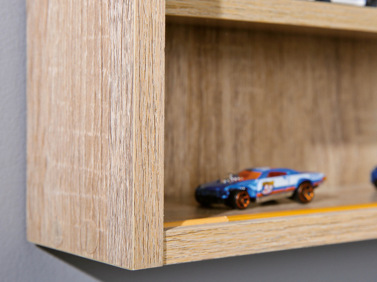 Nástenná vitrína miller - dub sonoma.

 

Rozmery nástennej vitríny Miller sú 80x60x9,5cm (š, v, h).

 

Všetky produkty z kolekcie Miller nájdete nižšie v súvisiacich produktoch.