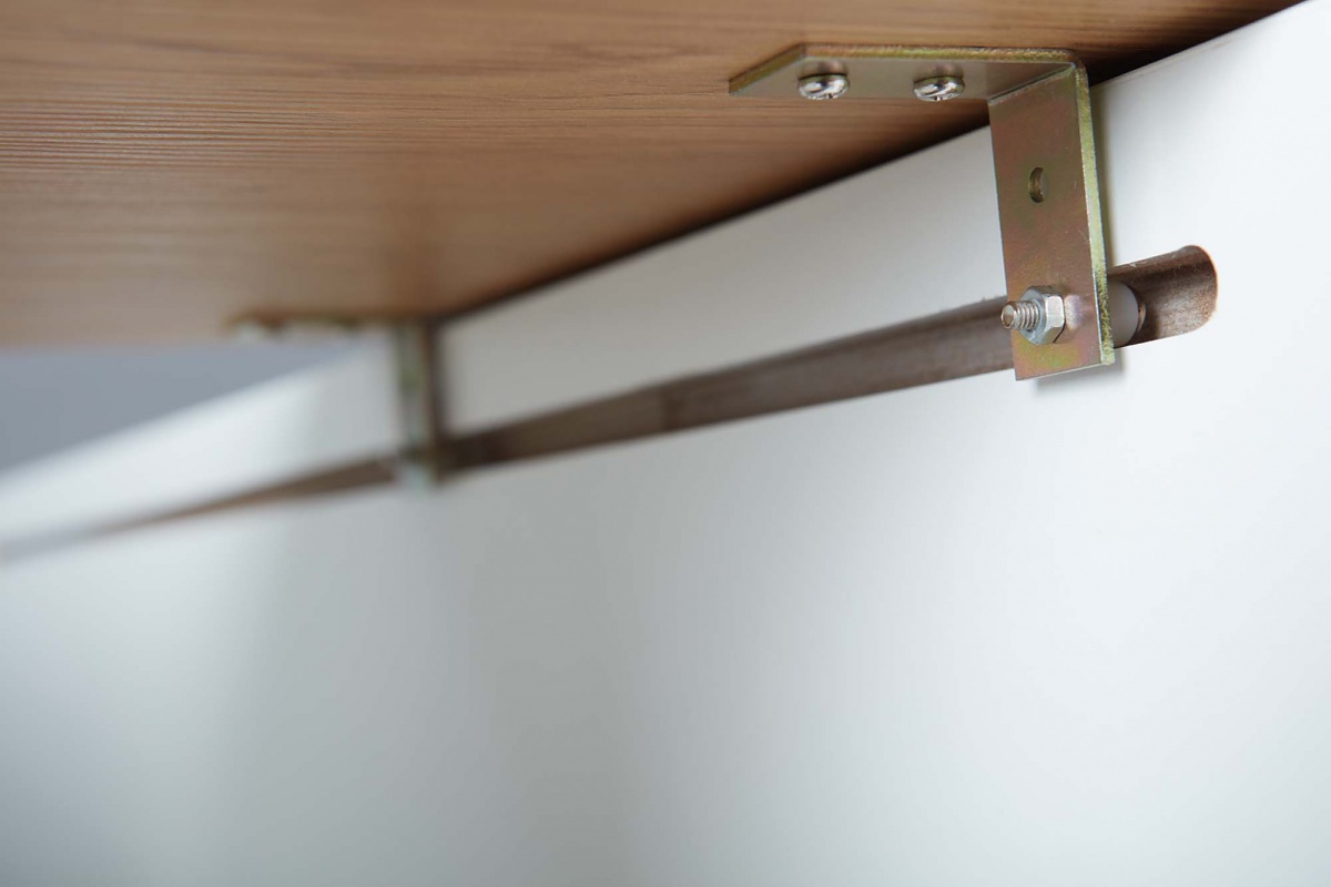 Konferenčný stolík na kolieskach tybalt - biela/dub.

 

Rozmery konferenčného stolíka na kolieskach Tybalt sú 110x45x66cm (š, v, h).

 

Ďalšie konferenčné stolíky od rovnakého výrobcu nájdete nižšie v súvisiacich produktoch.