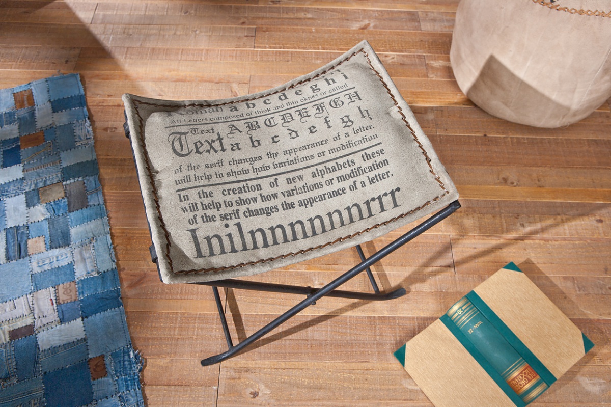 Unikátna kovová stolička s čalúnením unico - čierna/šedá.

 

Milujete extravagantný a umelecký interiér?

 

Rozmery unikátnej kovovej stoličky s čalúnením Unico sú 50x47x40cm (š, v, h).

 

Všetky produkty z kolekcie Unico nájdete nižšie v súvisiacich produktoch.