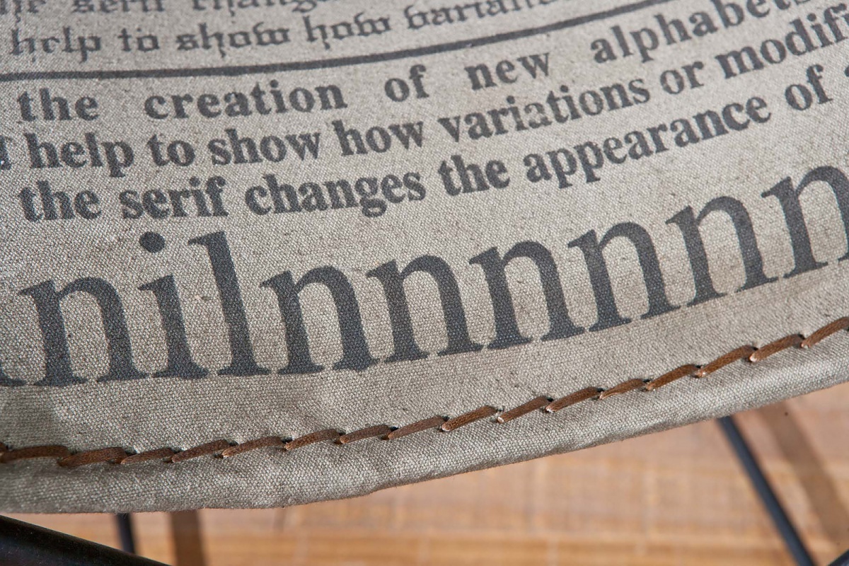 Unikátna kovová stolička s čalúnením unico - čierna/šedá.

 

Milujete extravagantný a umelecký interiér?

 

Rozmery unikátnej kovovej stoličky s čalúnením Unico sú 50x47x40cm (š, v, h).

 

Všetky produkty z kolekcie Unico nájdete nižšie v súvisiacich produktoch.