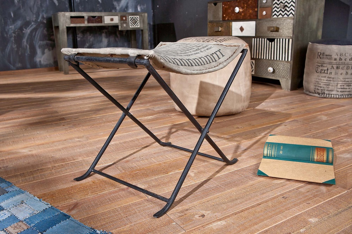 Unikátna kovová stolička s čalúnením unico - čierna/šedá.

 

Milujete extravagantný a umelecký interiér?

 

Rozmery unikátnej kovovej stoličky s čalúnením Unico sú 50x47x40cm (š, v, h).

 

Všetky produkty z kolekcie Unico nájdete nižšie v súvisiacich produktoch.