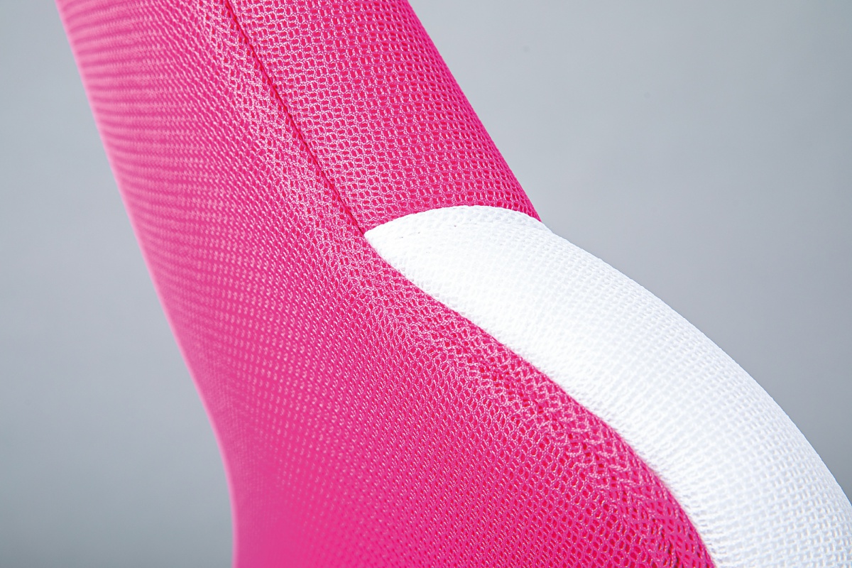 Detská otočná stolička na kolieskach zuri - ružová/biela.

 

Rozmery detskej otočnej stoličky na kolieskach Zuri sú 52x92-102x56cm (š, v, h).

 

Všetky produkty z kolekcie Zuri nájdete nižšie v súvisiacich produktoch.