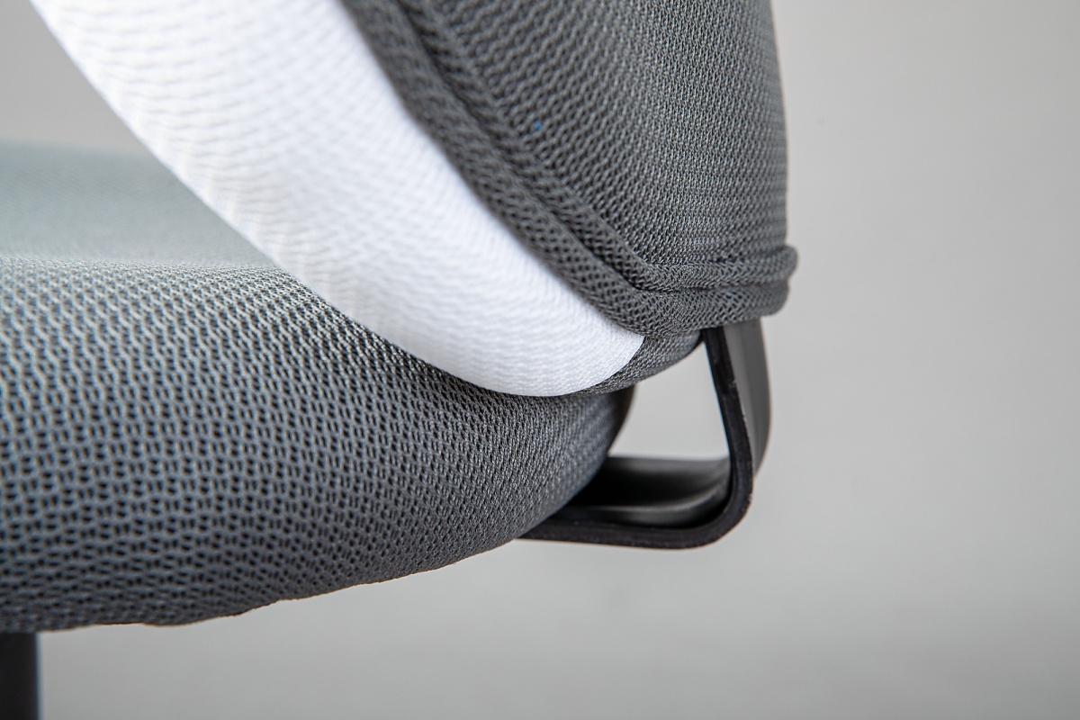 Detská otočná stolička na kolieskach zuri - šedá/biela.

 

Rozmery detskej otočnej stoličky na kolieskach Zuri sú 52x92-102x56cm (š, v, h).

 

Všetky produkty z kolekcie Zuri nájdete nižšie v súvisiacich produktoch.