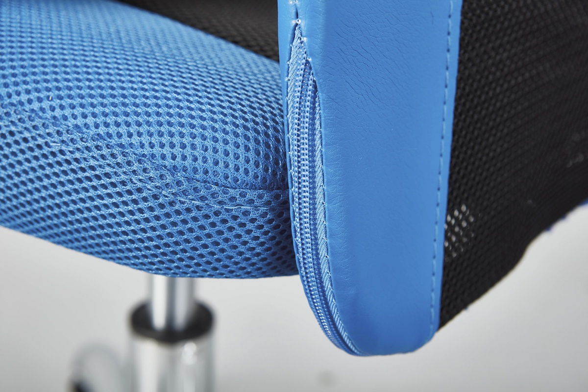 Otočná stolička na kolieskach nanny - modrá/čierna.

 

Rozmery otočnej stoličky na kolieskach Nanny sú 53x89-99x54cm (š, v, h).

 

Všetky produkty z kolekcie Nanny nájdete nižšie v súvisiacich produktoch.