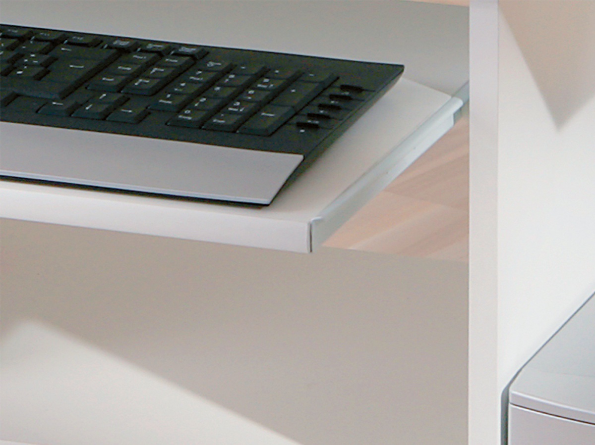 Malá pracovňa petrus - biela.

 

Kúpa komody je vždy dobrým nápadom.

 

Nízky policový regál, ktorý sa hodí skutočne všade.

 

Niekedy nemáte miesta nazvyš, a tak hľadáte praktické kúsky, ktoré splnia svoj účel na 100%, ale navyše nebudú zaberať príliš priestoru.

 

Malá pracovňa sa skladá z týchto prvkov:


	Komoda 4 zásuvky Petrus - 41x89x40cm (š, v, h)
	Nízky policový regál Petrus - 60x110x30cm (š, v, h)
	PC stôl na kolieskach Petrus - 80x75x50cm (š, v, h)


 

Všetky produkty z kolekcie Petrus nájdete nižšie v súvisiacich produktoch.