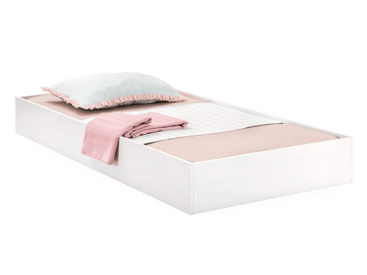 Malá dievčenská izba ii betty - biela/šedá.

 

Žiadna mladá parádnica sa nezaobíde bez toaletného stolíka, pri ktorom bude tráviť čas.

 

Detská posteľ pôsobí veľmi nadčasovým, elegantným, a napriek tomu jednoduchým štýlom.

 

Zásuvka pod posteľ sa dá využiť jednak ako prístelka na občasné prespanie kamarátov a jednak ako plnohodnotný objemný úložný priestor.

 

Nočné stolíky sú malými, ale zato veľmi praktickými pomocníkmi v izbe.

 

Malá dievčenská izba II sa skladá z týchto prvkov:


	Zásuvková komoda so zrkadlom Betty - 73x170x49cm (š, v, h)
	Detská posteľ 100x200cm Betty - 103x112x203cm (š, v, h)
	Vysúvacie lôžko/úložný priestor Betty - 93x24x194cm (š, v, h)
	Nočný stolík Betty – 47x54x46cm (š, v, h)


 

Všetky produkty z kolekcie Betty nájdete nižšie v súvisiacich produktoch.