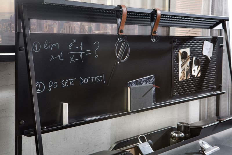 Malý písací stôl s nástavcom nebula - šedá/čierna.

 

Súčasťou stola je nadstavec.

 

Rozmery malého písacieho stola s nástavcom Nebula sú 114x146x62cm (š, v, h).

 

Všetky produkty z kolekcie Nebula nájdete nižšie v súvisiacich produktoch.